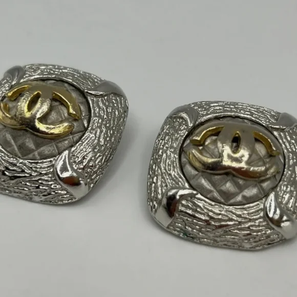 CHANEL Vintage & Rare Silver Two Tone CC Logo Clip-On Earrings Authentic/ ❤️ - Picture 2 of 5
